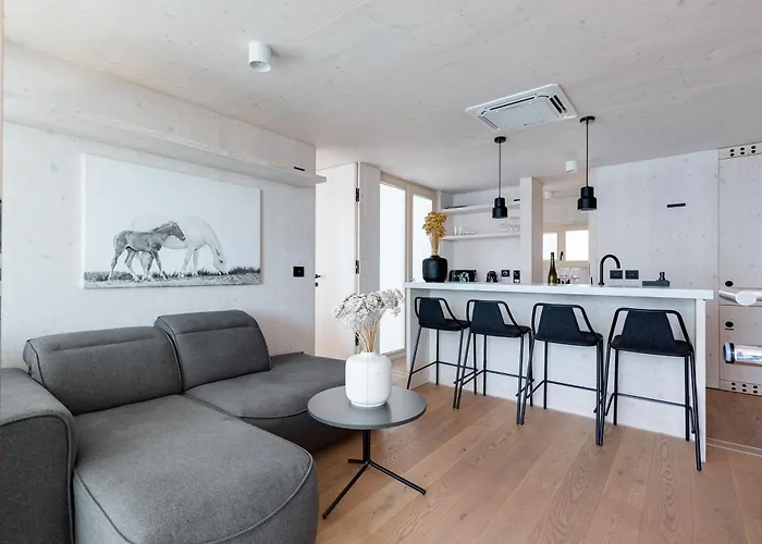 Vila Luna Buqez - 1st Sea Line By Drage