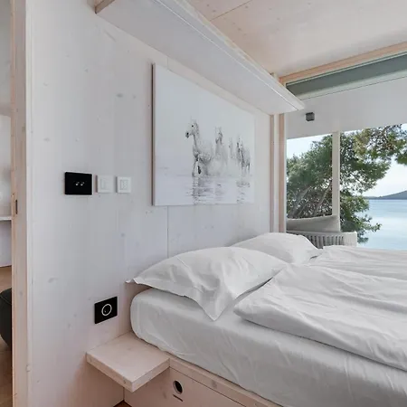 Luna Buqez - 1st Sea Line By Vila *