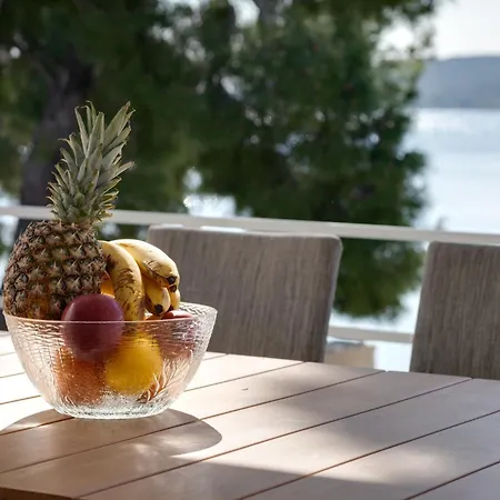 Villa Luna Buqez - 1st Sea Line By Drage