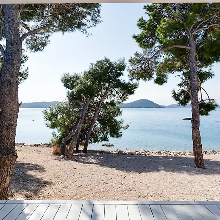 Villa Luna Buqez - 1st Sea Line By *