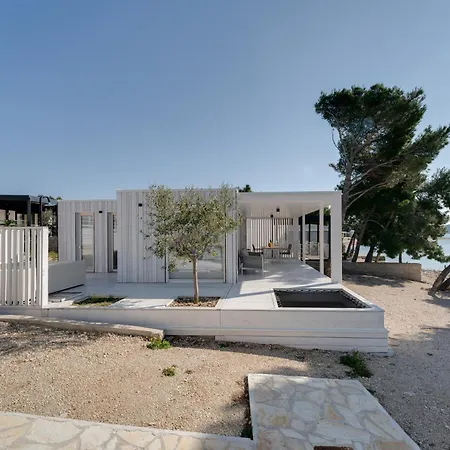 Luna Buqez - 1st Sea Line By