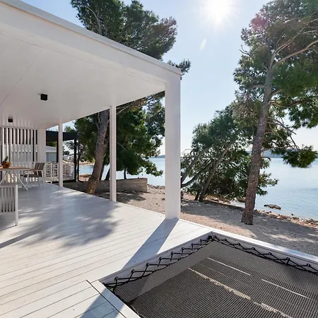 Vila Luna Buqez - 1st Sea Line By Drage