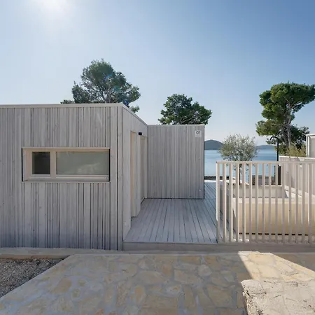 Luna Buqez - 1st Sea Line By *