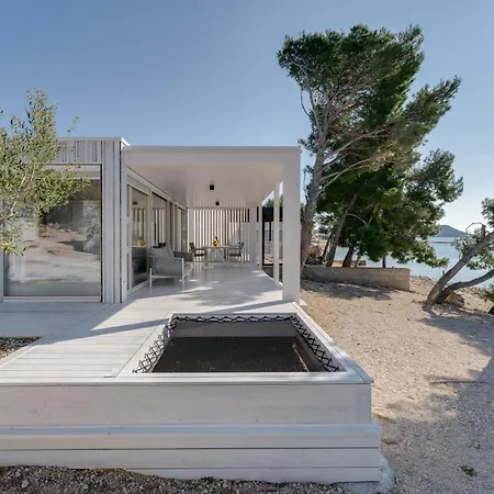 Luna Buqez - 1st Sea Line By Vila *