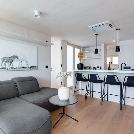 Vila Luna Buqez - 1st Sea Line By Drage