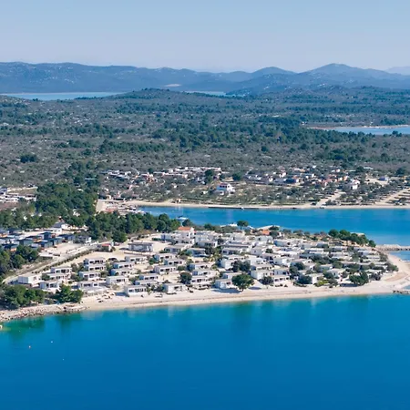 Villa Luna Buqez - 1st Sea Line By Drage