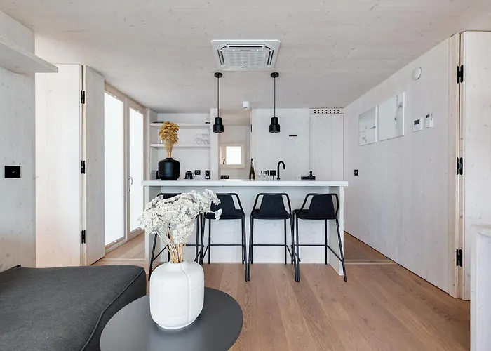 Luna Buqez - 1st Sea Line By