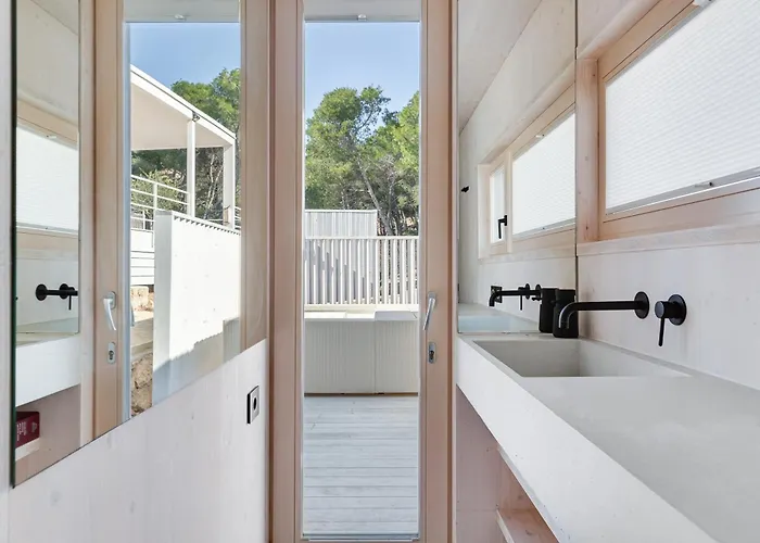 Luna Buqez - 1st Sea Line By Villa Drage