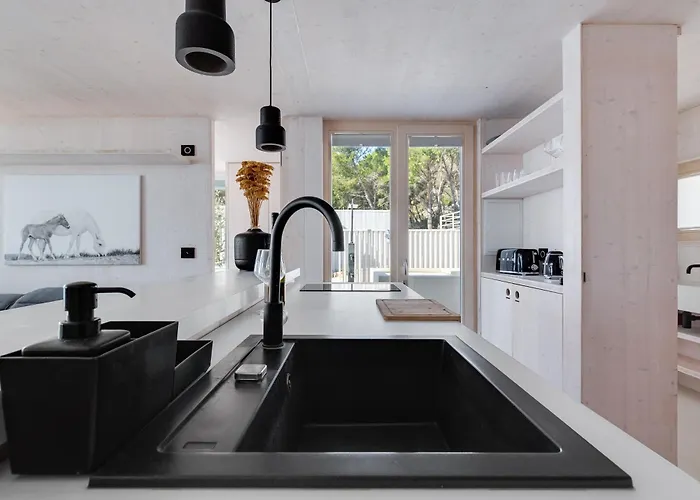 Villa Luna Buqez - 1st Sea Line By Drage