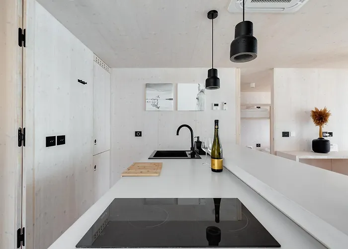 Luna Buqez - 1st Sea Line By *