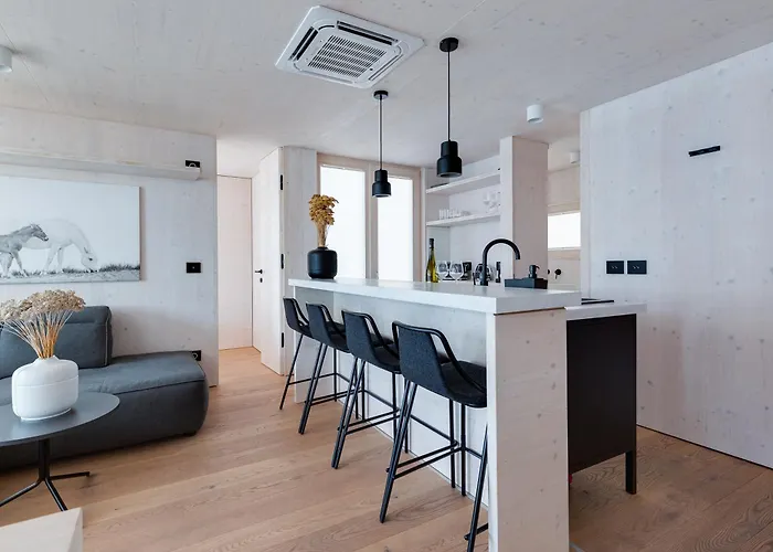 Villa Luna Buqez - 1st Sea Line By *