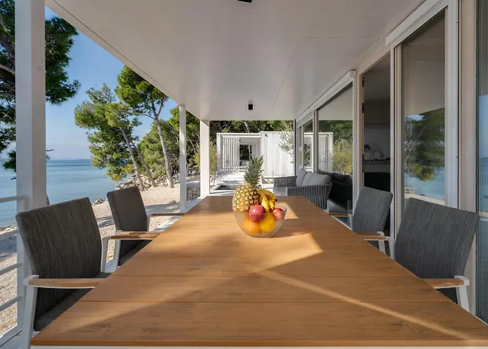 Luna Buqez - 1st Sea Line By