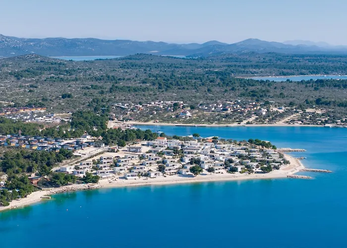 Villa Luna Buqez - 1st Sea Line By Drage