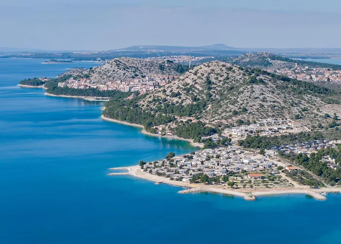 Luna Buqez - 1st Sea Line By Drage