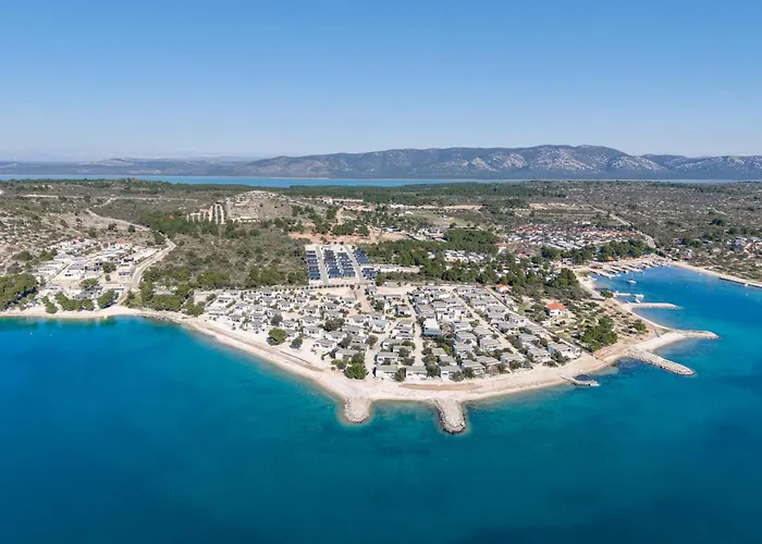 Luna Buqez - 1st Sea Line By Drage